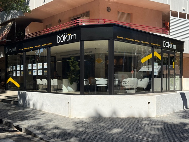 GRUPO DOMUUM