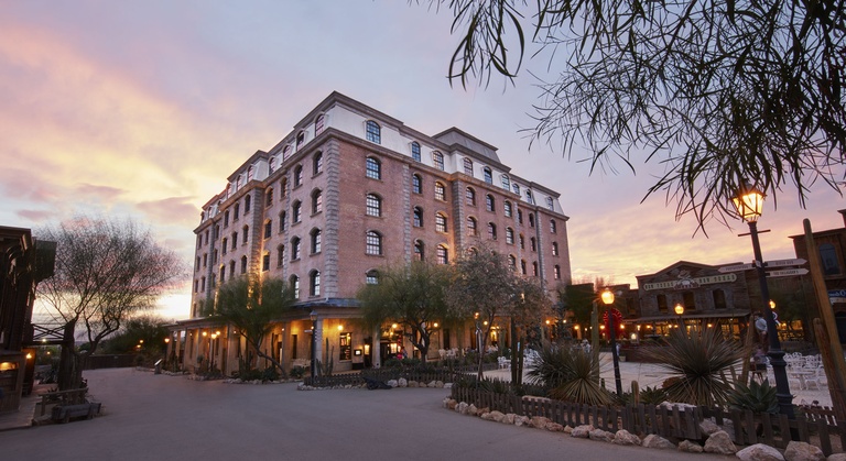 HOTEL GOLD RIVER