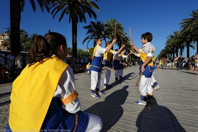 EL BALL DE BASTONS