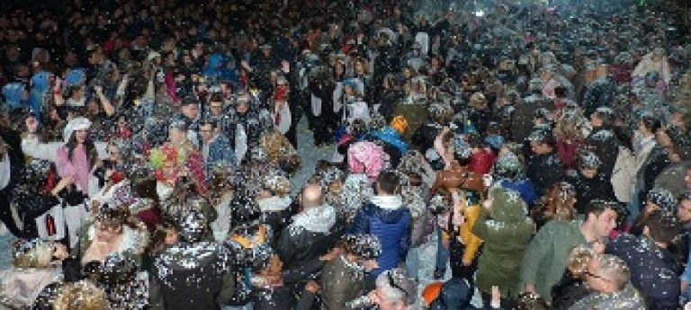 La gran festa que acull Salou del Cos Blanc supera totes les expectatives 